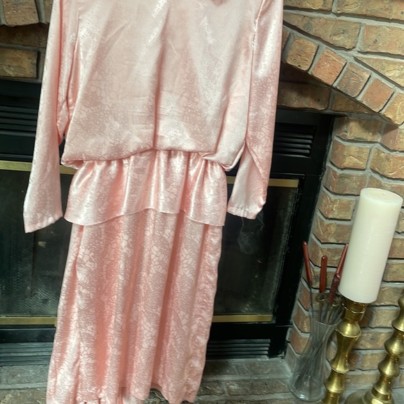 Silky pink vintage dress (item 022412) - Picture 5 of 5